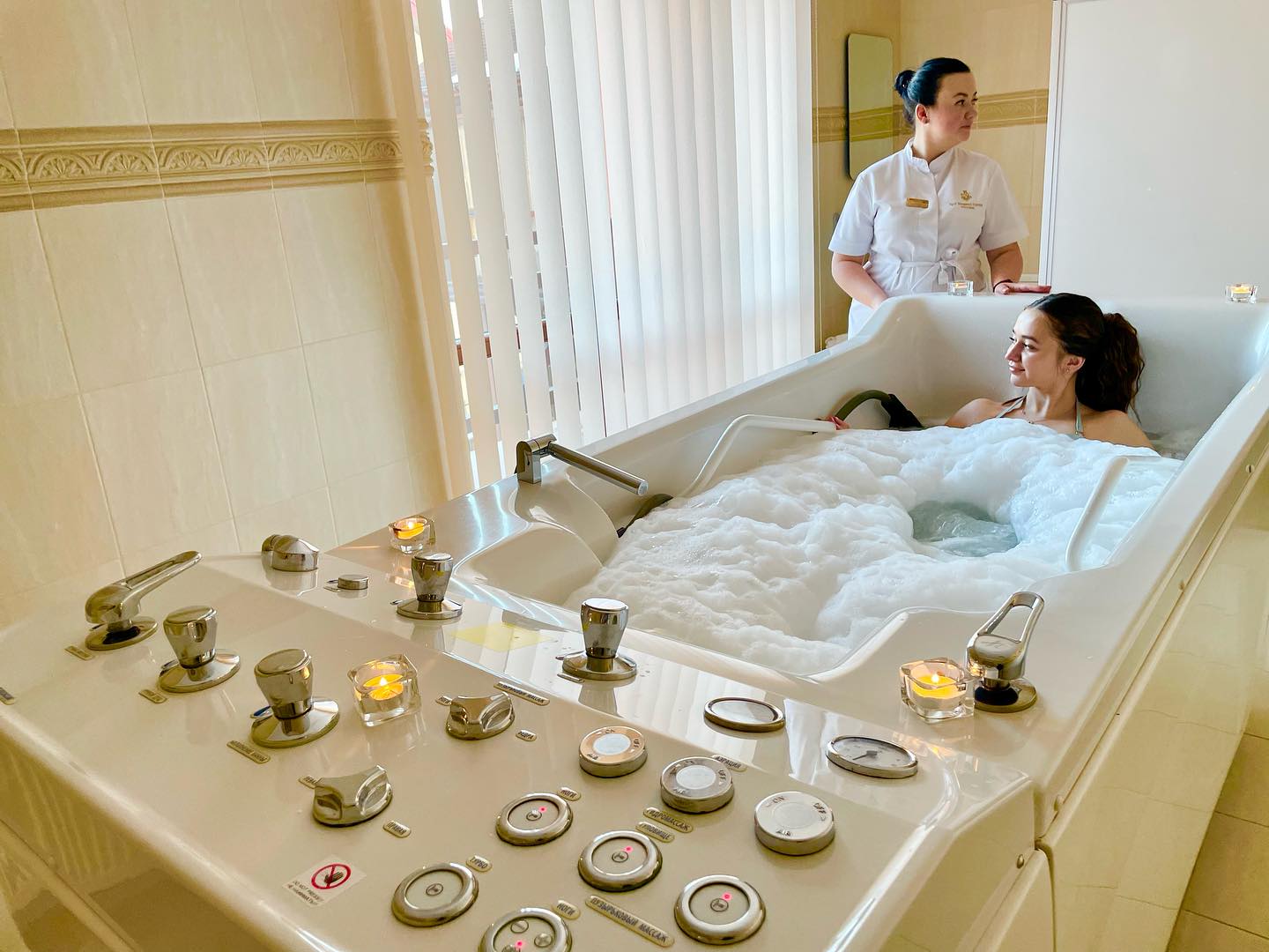 Гидромассажная ванна в SPA-зоне отеля RESPECT